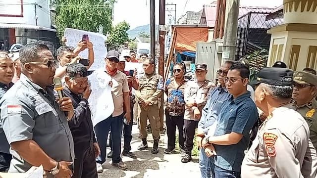 wartawan_di_sibolgatapteng_demo_desak_pencopotan_denni_aprilsyah_lubis_