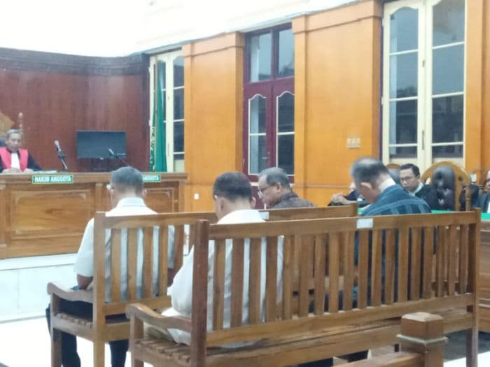 4_terdakwa_korupsi_penjualan_aluminium_inalum_dituntut_8165_tahun_penjara