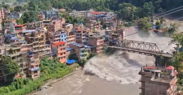 558_orang_masih_hilang_akibat_banjir_di_nepal
