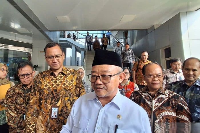 mendikdasmen_729_bahasa_daerah_harus_dilestarikan_jangan_sampai_punah_