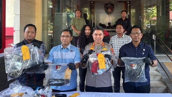 polisi_ungkap_motif_pembunuhan_sopir_taksi_online_di_deli_serdang