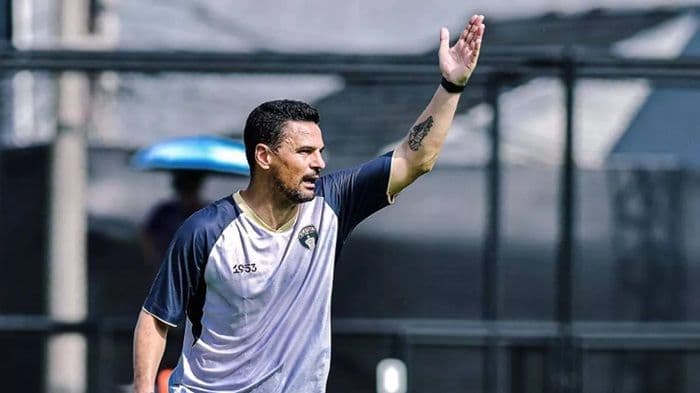 tanpa_beban_juara_carlos_pena_bidik_posisi_tertinggi_persita_di_liga_1_20262027_