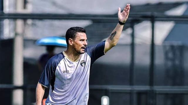 tanpa_beban_juara_carlos_pena_bidik_posisi_tertinggi_persita_di_liga_1_20262027_
