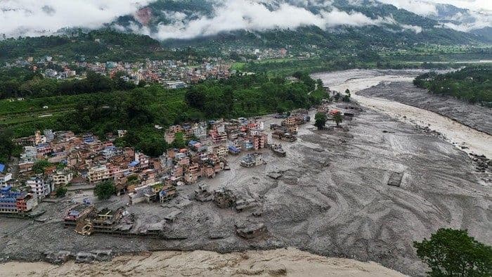 tragedi_nepaltibet_1300_hilang_desadesa_disapu_tsunami_lumpur_bagaimana_nasib_wni_