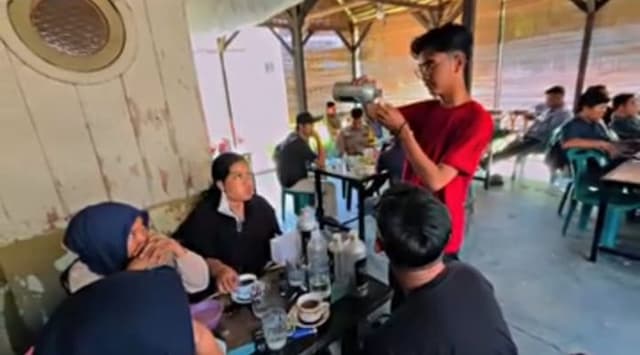mahasiswa_perbaungan_jualan_parfum_sejak_smp_kini_punya_brand_sendiri