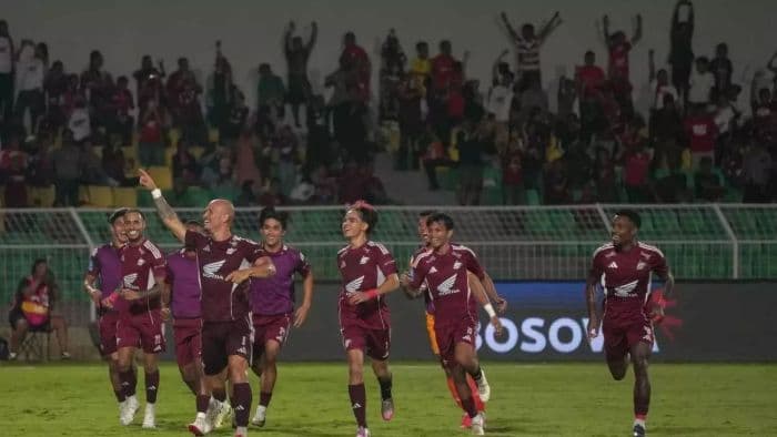 psm_makassar_vs_psim_yogyakarta_babak_pertama_berjalan_sengit_skor_masih_00_di_stadion_bj_habibie