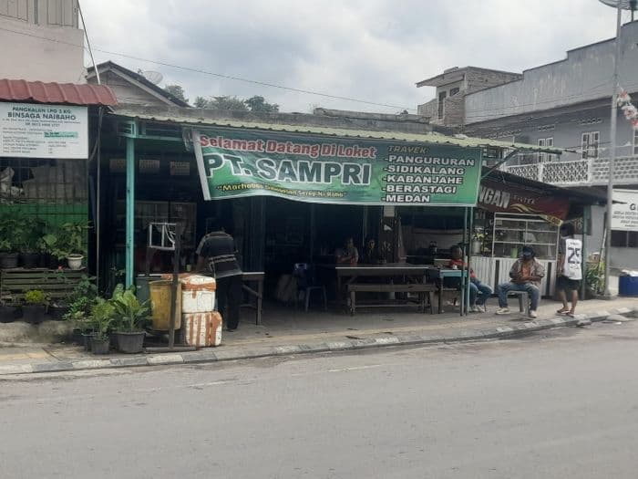 pt_sampri_kunjungi_korban_kecelakaan_di_samosir_komitmen_tanggung_jawab_dan_empati
