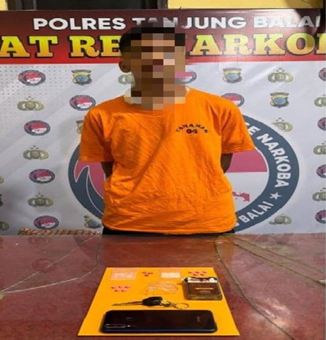gagal_total_transaksi_14_butir_pil_ekstasi_di_tanjungbalai_digagalkan_pemuda_18_tahun_diciduk_