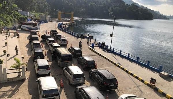 sempat_dihentikan_sementara_akibat_angin_kencang_aktivitas_pelabuhan_tigaras_kembali_normal_