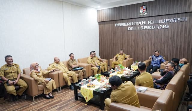 bupati_deli_serdang_dukung_ipdn_cetak_asn_profesional_di_tengah_efisiensi_anggaran