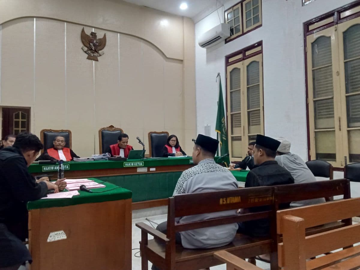 kasus_korupsi_dana_bos_tiga_guru_mas_di_sunggal_dituntut_253_tahun_penjara