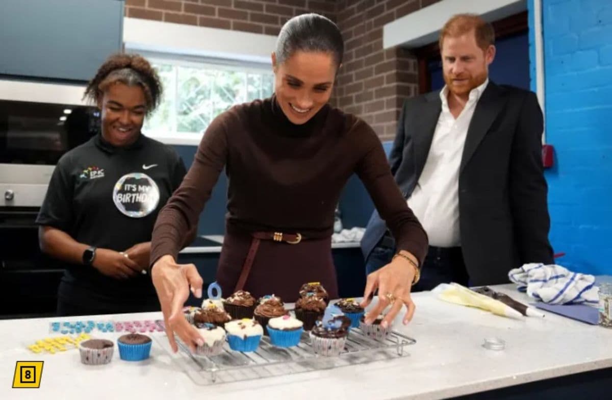 meghan_markle_tinggalkan_inggris_di_tengah_skandal_ayah_proyek_barunya_terungkap