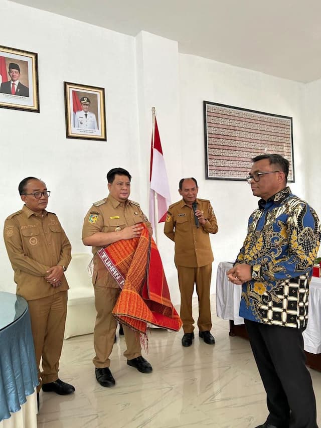 perpustakaan_samosir_raih_akreditasi_b_pemkab_fokus_tingkatkan_mutu_layanan_