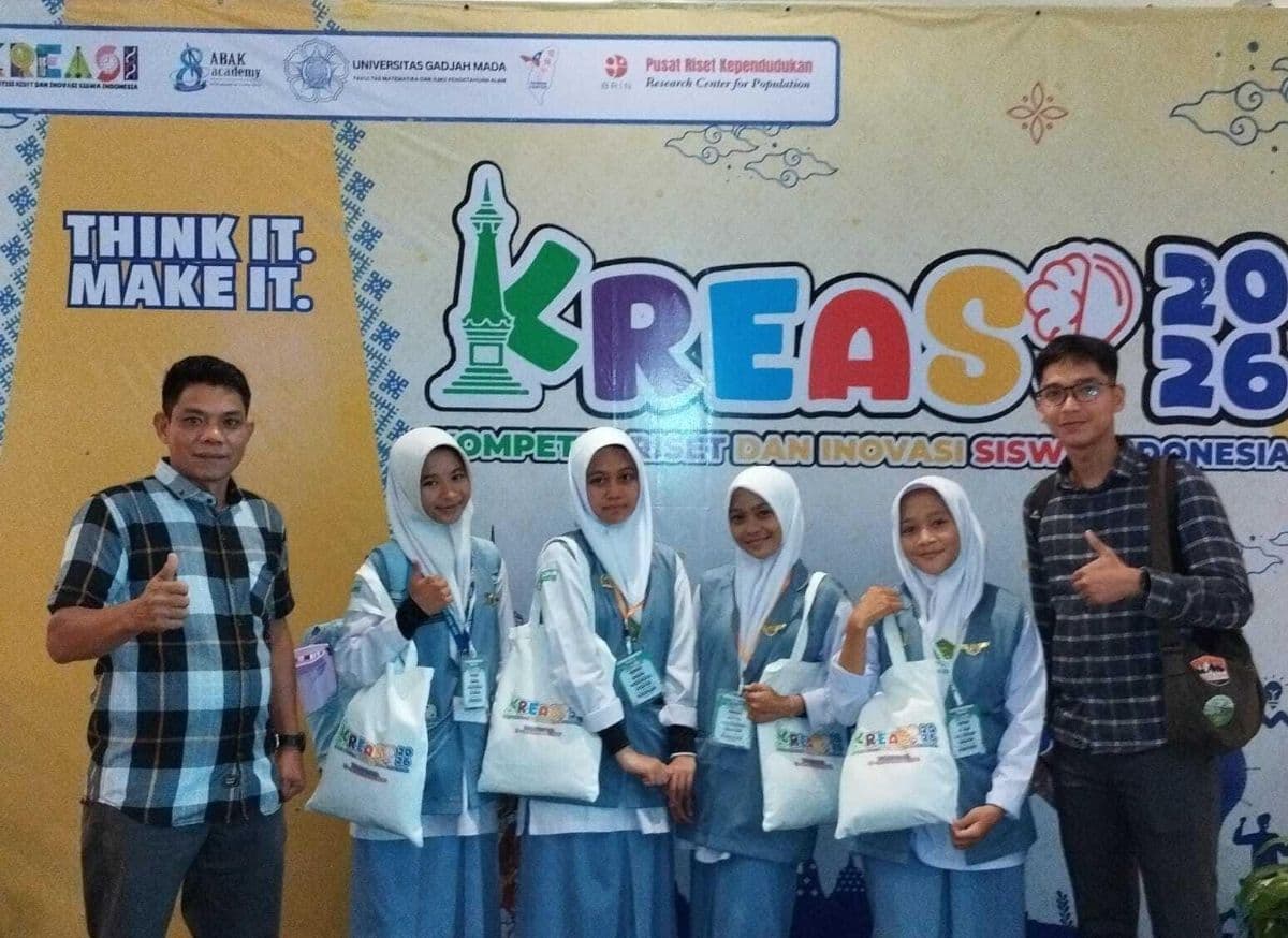 siswa_man_1_padangsidimpuan_raih_penghargaan_berkat_inovasi_salak_dan_budaya_batak