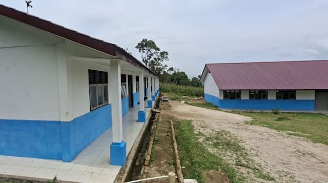 viral_diduga_asal_jadi_konsultan_perintahkan_perbaikan_proyek_revitalisasi_smpn_3_sinehu_dairi