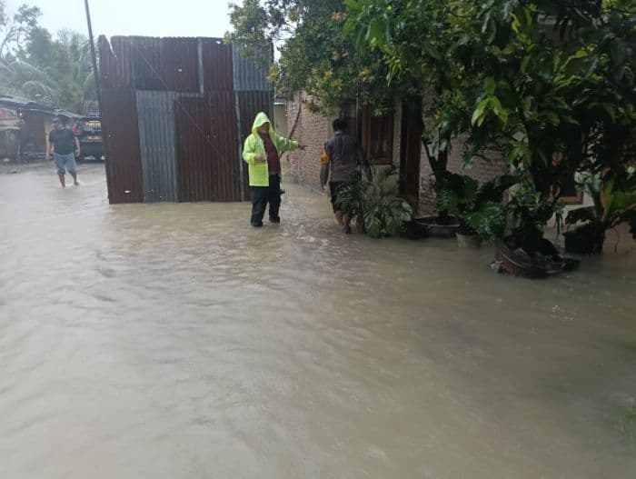antisipasi_banjir_polres_batu_bara_pantau_sejumlah_sungai_dan_pemukiman