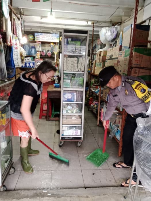 cuaca_ekstrem_personel_polres_sergai_pantau_situasi_bencana_alam_