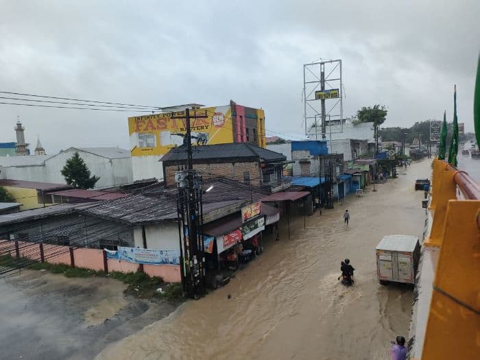 kanal_marindal_dan_sungai_deli_meluap_simpang_amplas_banjir