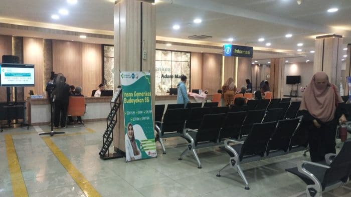 rs_adam_malik_pastikan_pelayanan_normal_di_tengah_cuaca_ekstrem_bantah_video_viral