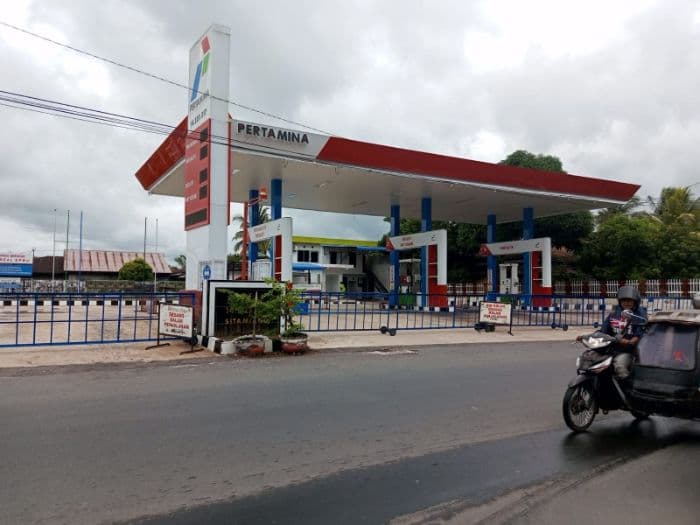 stok_bbm_di_padangsidimpuan_menipis_usai_bencana_banjir_dan_longsor_