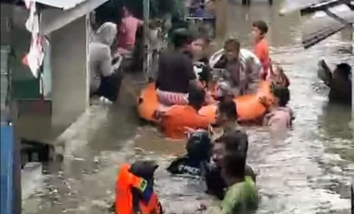 tiga_sungai_di_binjai_meluap_ratusan_rumah_terendam_banjir
