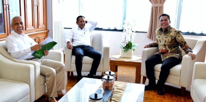 wabup_simalungun_intensifkan_pendataan_hutan_saat_bertemu_wamen_lhk_ri