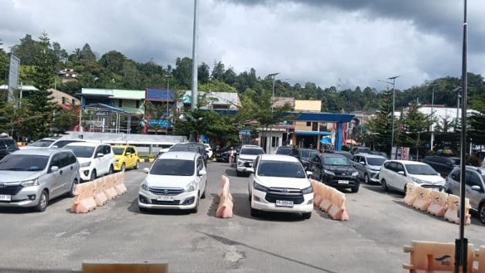 jelang_tahun_baru_2026_kendaraan_wisatawan_dan_perantau_padati_penyeberangan_ajibataambarita