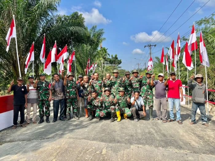 sempat_terputus_diterjang_banjir_jembatan_hinai_selesai_dibangun_tni_dan_diresmikan_pangdam_ibb