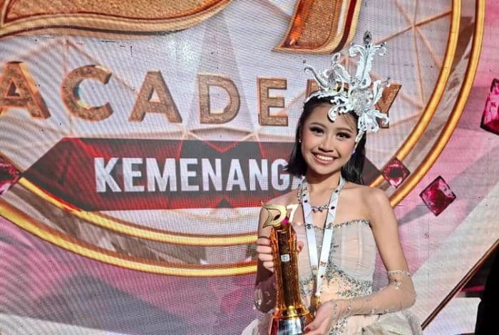tasya_juara_dacademy_7_kisah_haru_dari_jualan_es_krim_ke_panggung