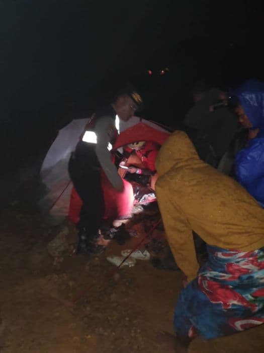 hipotermia_saat_mendaki_gunung_sibayak_pria_asal_simalungun_berhasil_diselamatkan