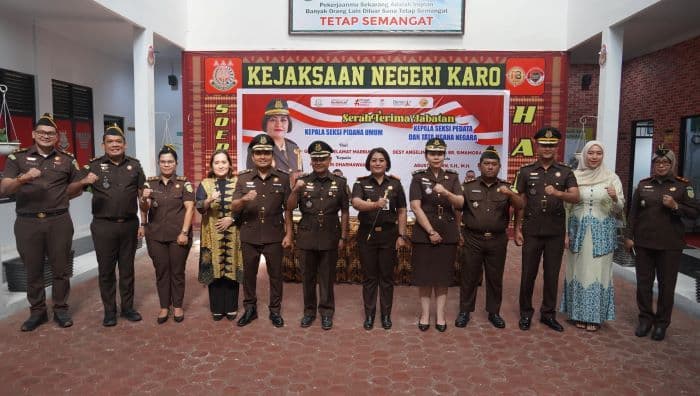 dua_pejabat_kejari_karo_dimutasi_kajari_apresiasi_kinerja_dan_prestasi_pejabat_lama