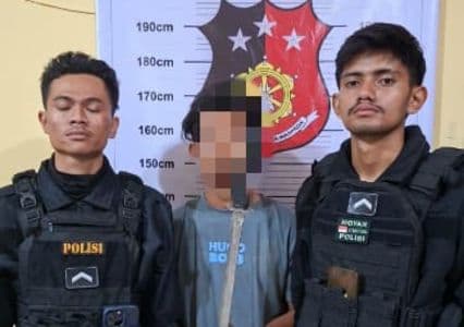 pemuda_bersamurai_diamankan_polisi_saat_patroli_di_pelabuhan_belawan