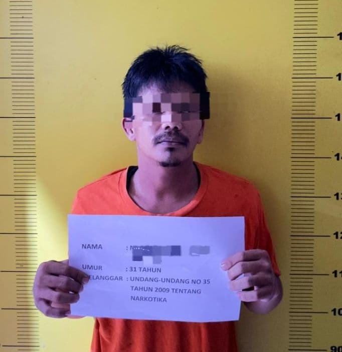 polisi_tangkap_pria_dengan_556_gram_sabu_di_desa_sisumut_satu_pelaku_masih_diburu