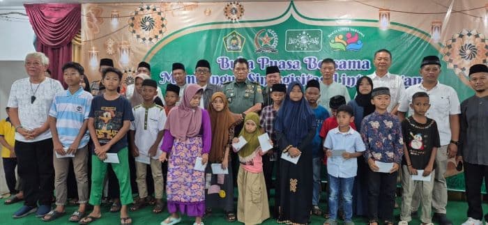 etnis_tionghoa_binjai_bukber_bersama_warga_muslim_di_gedung_hisosu_