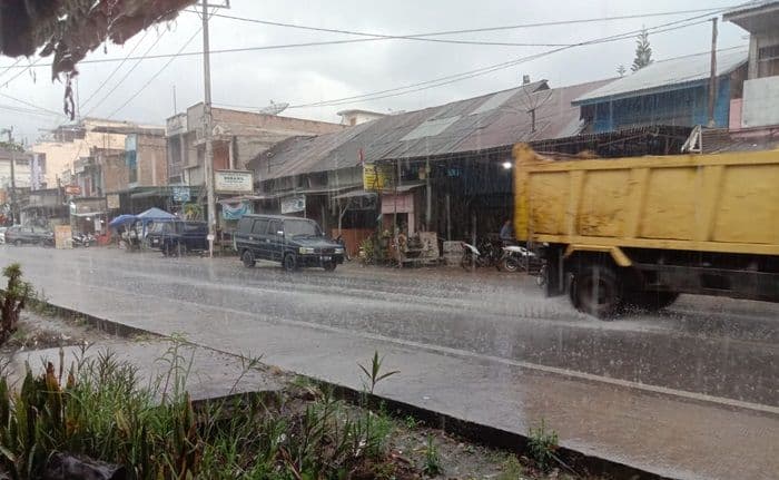 hujan_deras_singkat_segarkan_lahan_pertanian_di_toba