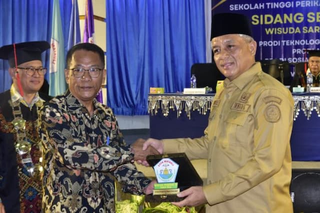 40_mahasiswa_stpk_matauli_pandan_wisuda_didorong_jadi_job_creator_dan_garda_terdepan_perikanan_berkelanjutan