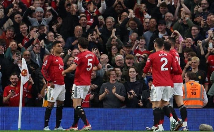 kalahkan_brentford_21_mu_kokoh_di_peringkat_tiga_liga_inggris_