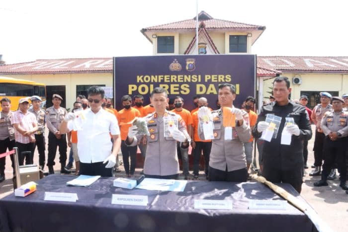 polres_dairi_ungkap_31_kasus_narkoba_amankan_43_tersangka_dan_sabu_3091_gram