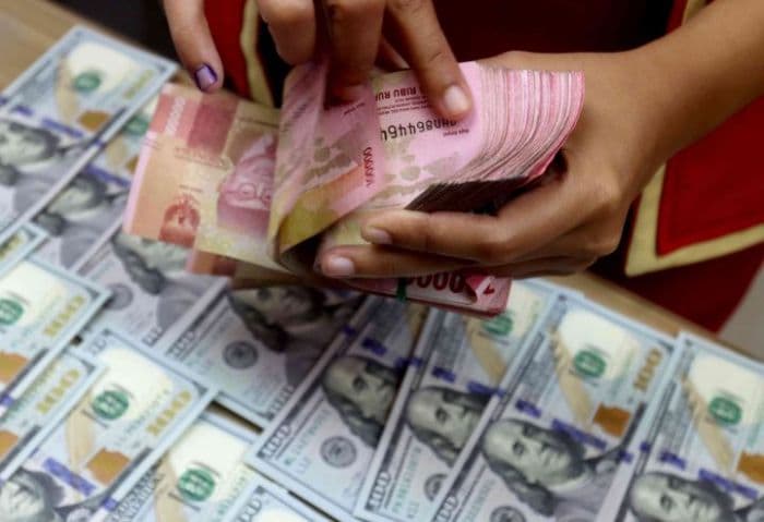 rupiah_terperosok_ke_rp17230_ancam_stabilitas_fiskal_nasional
