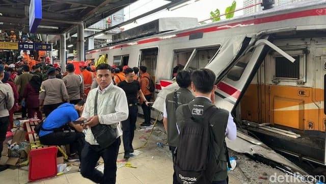 tujuh_tewas_dan_81_luka_dalam_tabrakan_ka_jarak_jauh_dan_krl_di_bekasi_timur