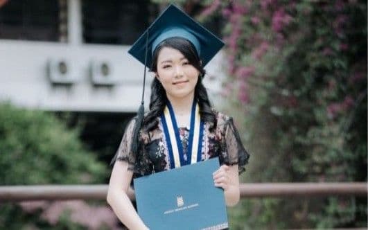 angel_jadi_wisudawan_termuda_itb_lulus_s1_di_usia_20_tahun