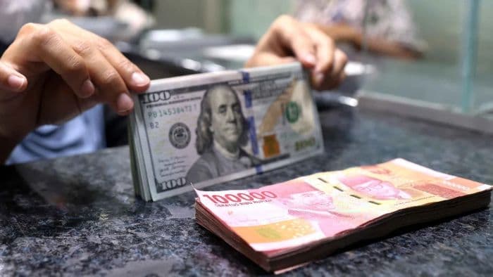 rupiah_kembali_tertekan_dolar_as_hari_ini