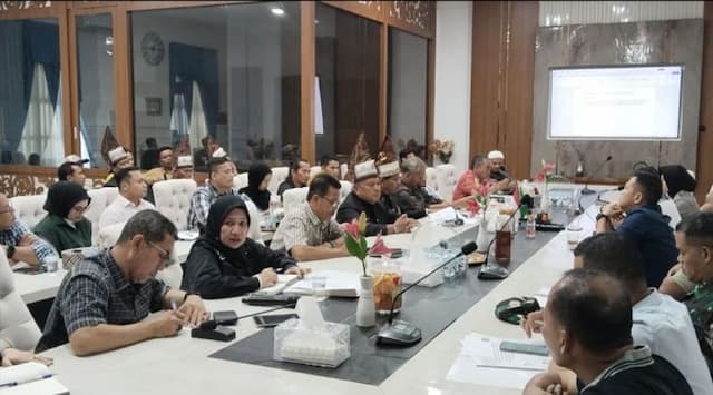 pt_bridgestone_absen_saat_mediasi_sengketa_lahan_dengan_warga_di_kantor_bupati_sergai