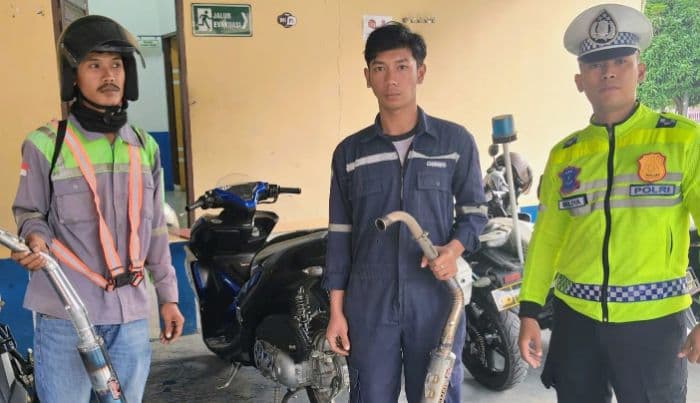 belasan_sepeda_motor_gunakan_knalpot_brong_terjaring_razia_satlantas_polres_batu_bara_
