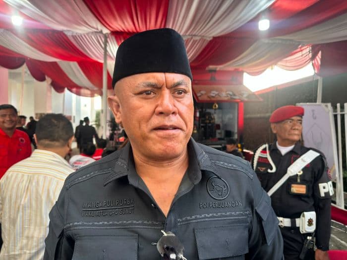 bobby_nasution_walk_out_saat_rapat_dewan_mangapul_purba_yang_salah_gubernur
