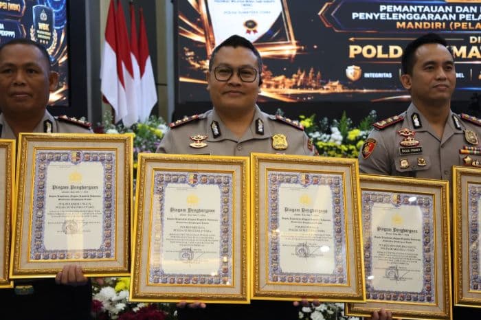 polres_sibolga_raih_dua_penghargaan_kapolri_atas_capaian_zona_integritas_dan_pelayanan_publik
