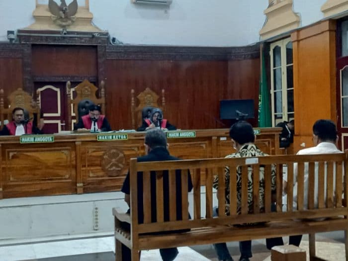 tiga_terdakwa_korupsi_kapal_tunda_dihukum_5_hingga_10_tahun_penjara