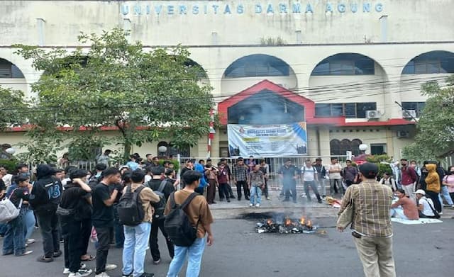 mahasiswa_uda_gelar_aksi_lanjutan_tuntut_kampus_dan_datangi_lldikti
