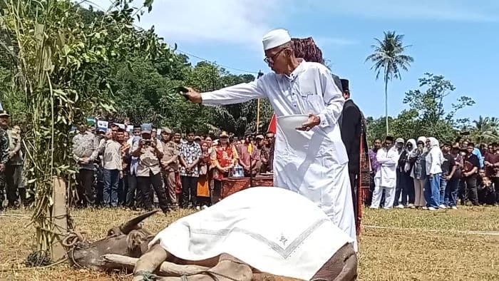 martonggo_manguras_luat_warga_tapteng_berdoa_agar_dijauhkan_dari_bencana
