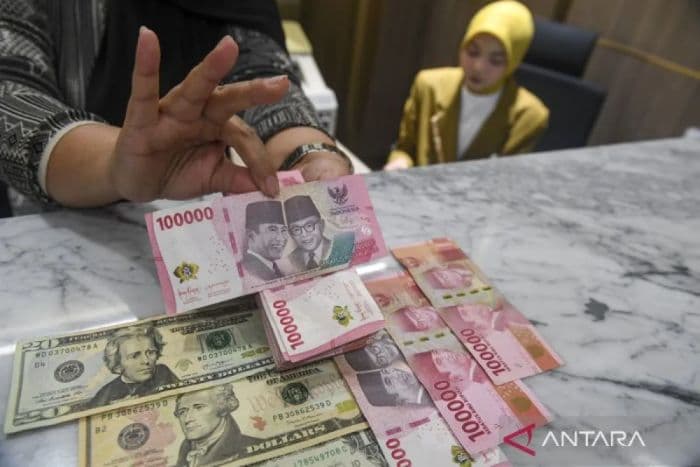 rupiah_menguat_dolar_as_dibuka_di_level_rp17707